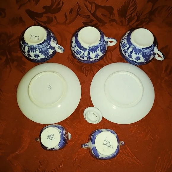 Blue Willow Tea Set - Picture 4 of 5